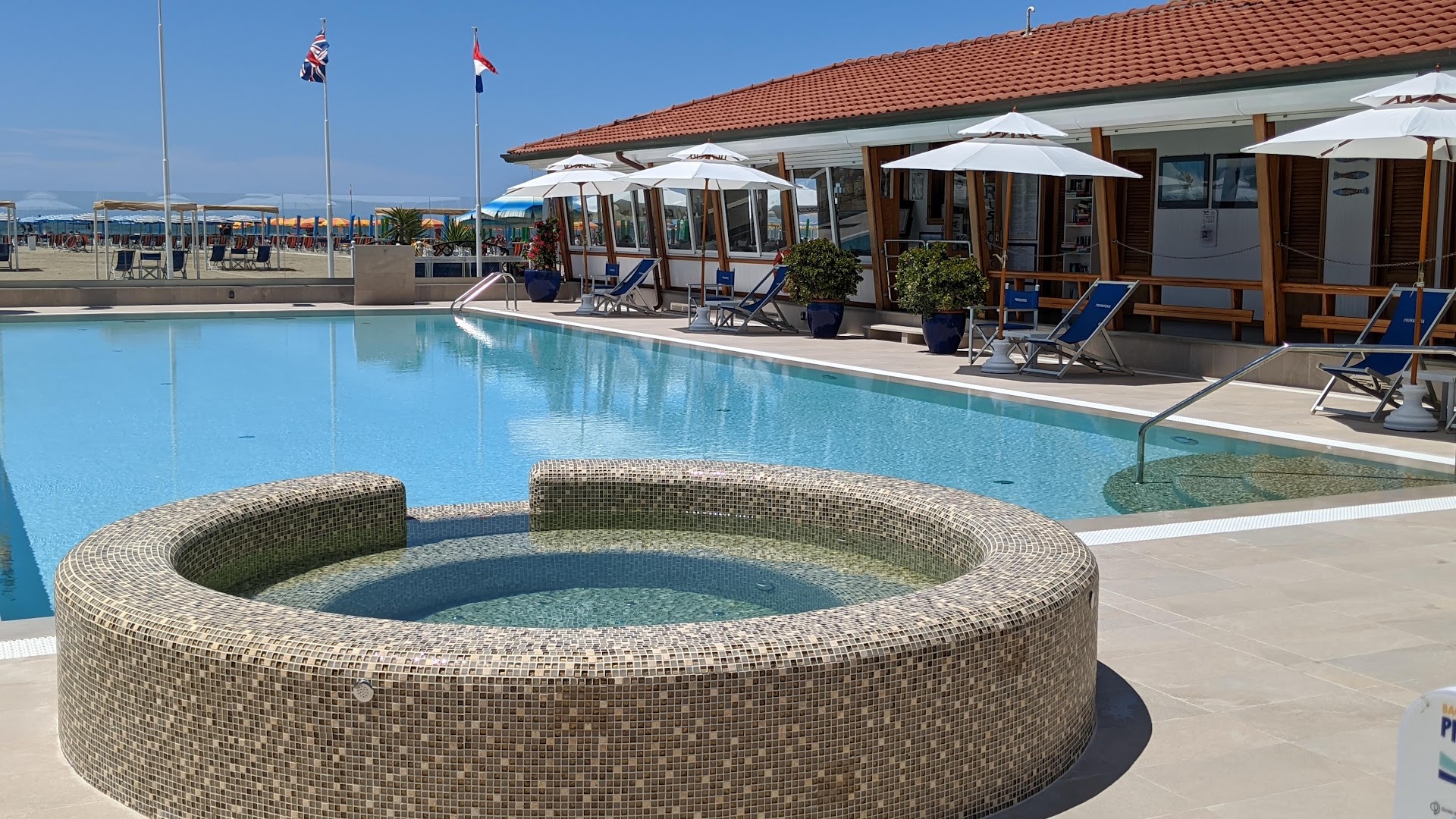 VIAREGGIO ~ Bagno Primavera, Beach & Restaurant