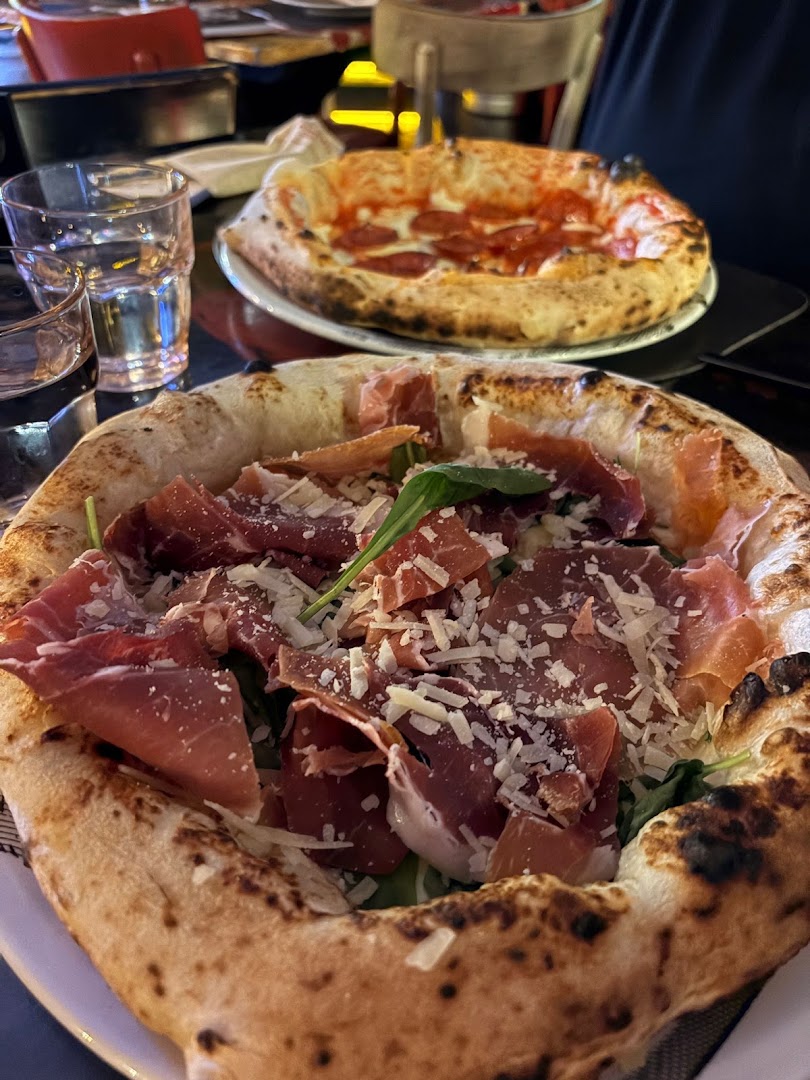 Vico Sarchiapone, Pub Pizzeria Varcaturo, Napoli Food Tour, locale SKY, American Bar, Sala Biliardo
