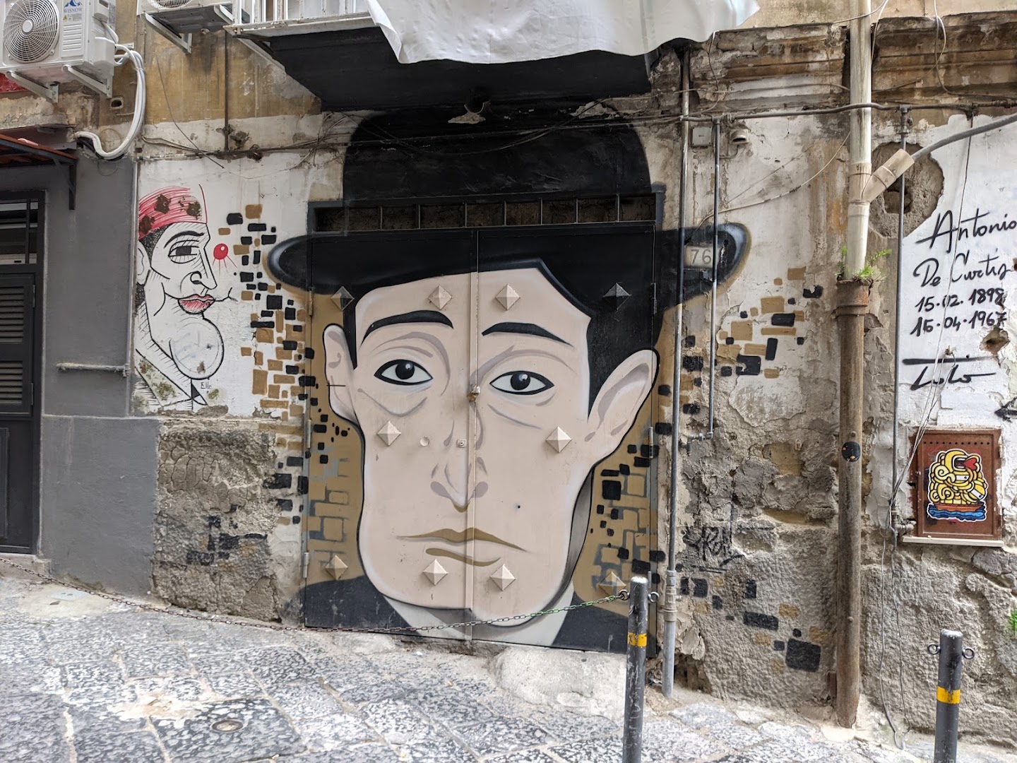 Vico Totò, Napoli