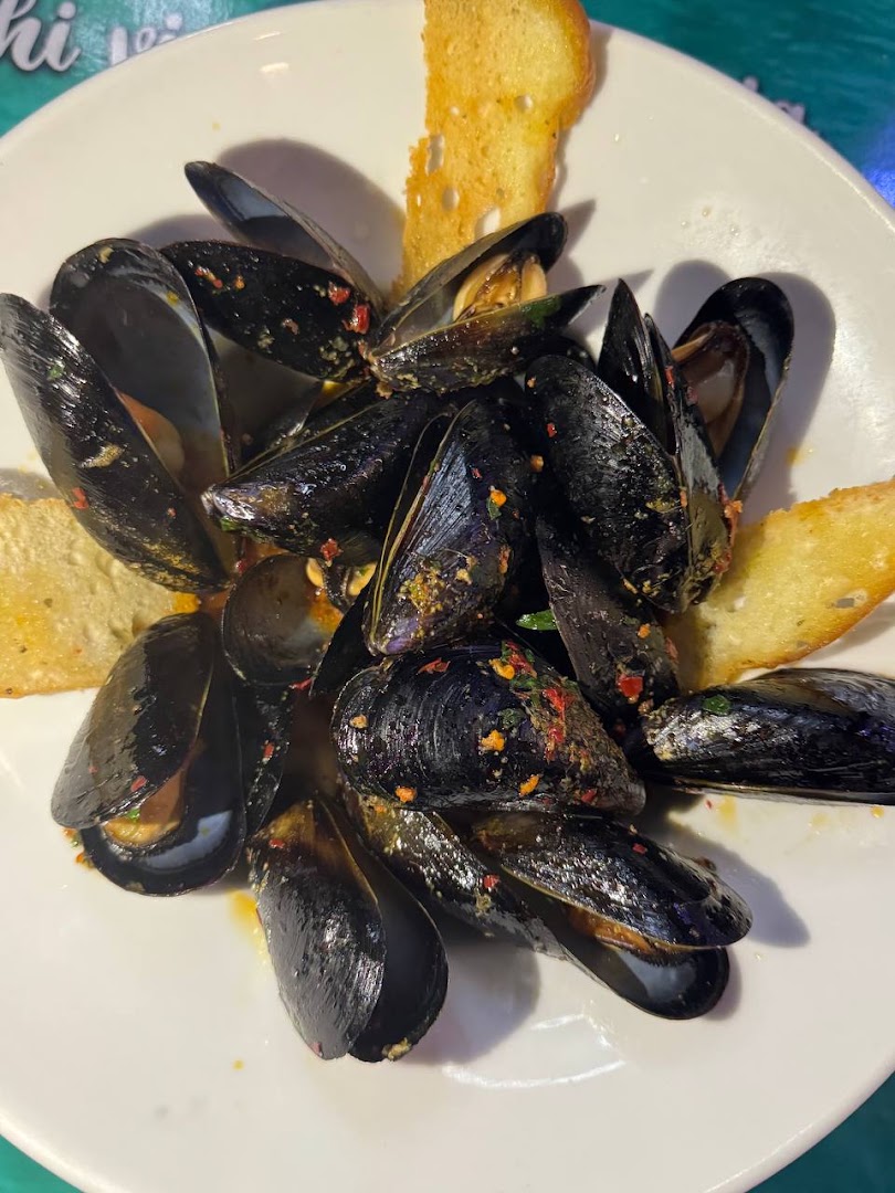 VICOLO 34 Osteria Moderna Calabrese ~ Ristorante ~cucina tipica calabrese ~ pesce ~ Colazione Internazionale ~All you can eat