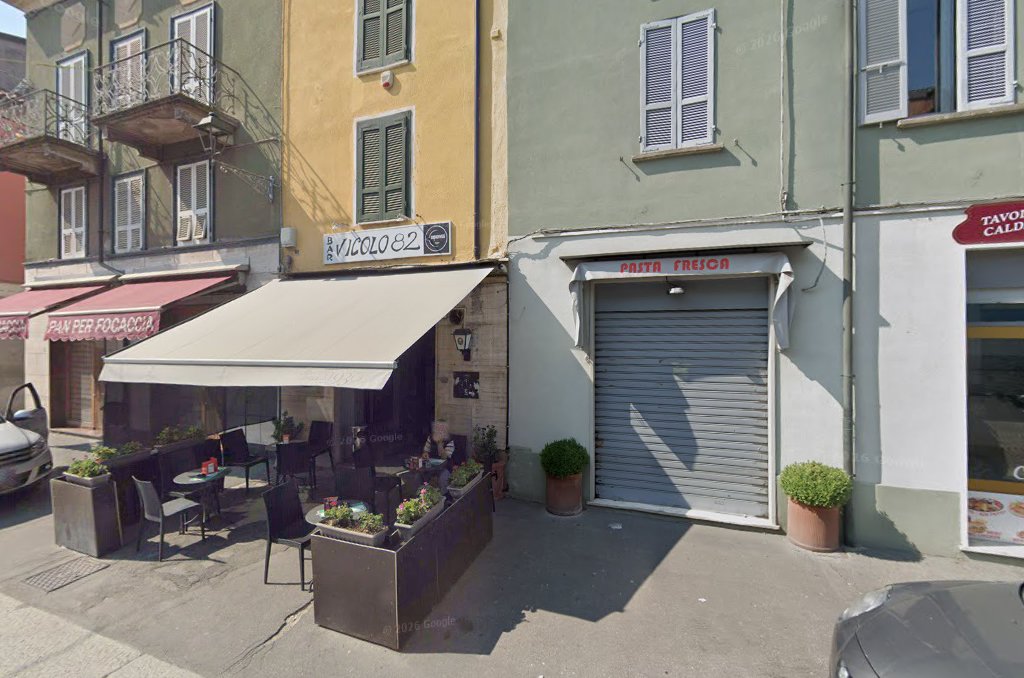 Vicolo 82