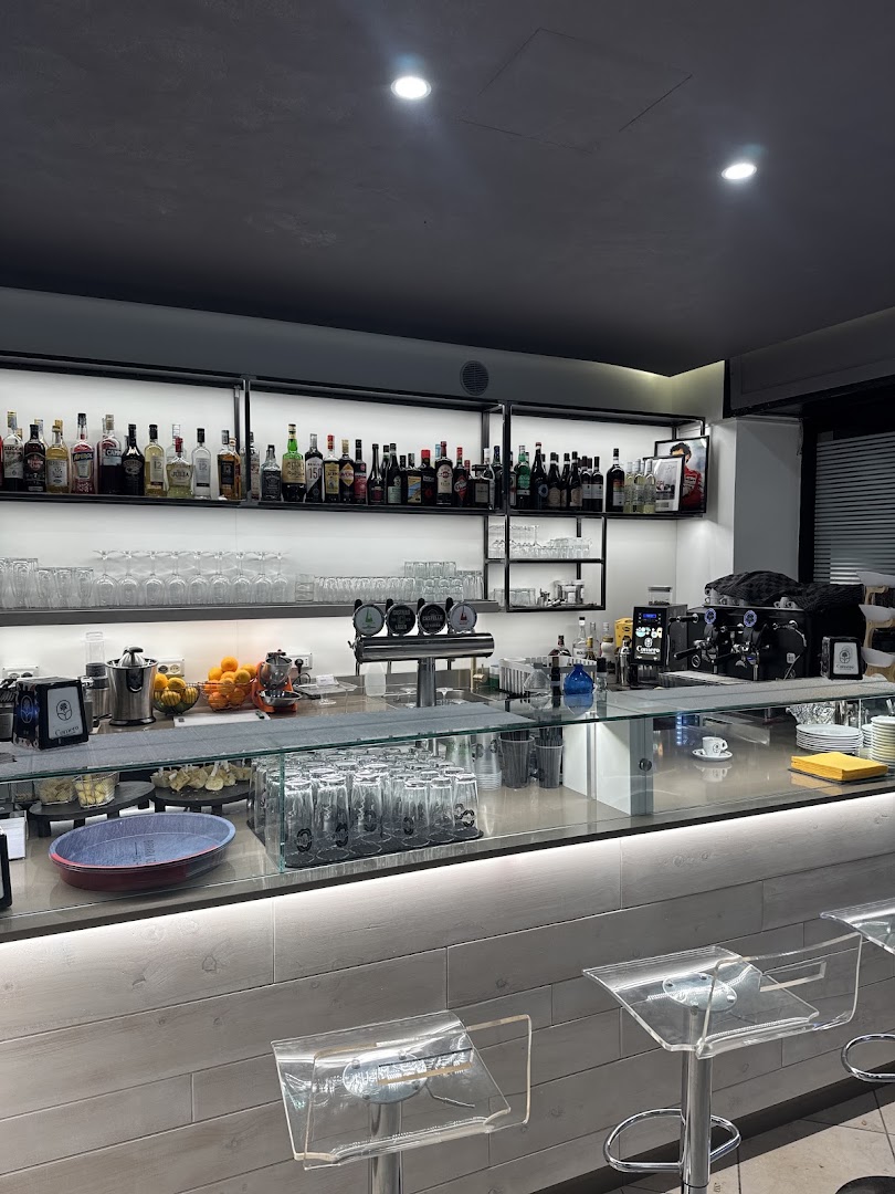 Vietri’s bar