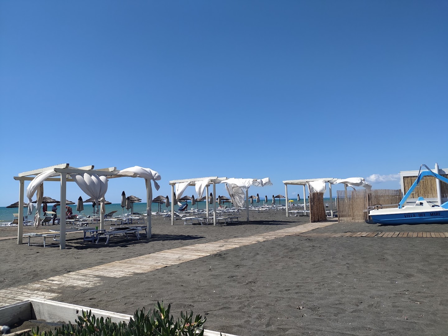 Villa Del Mare Beach & Resort