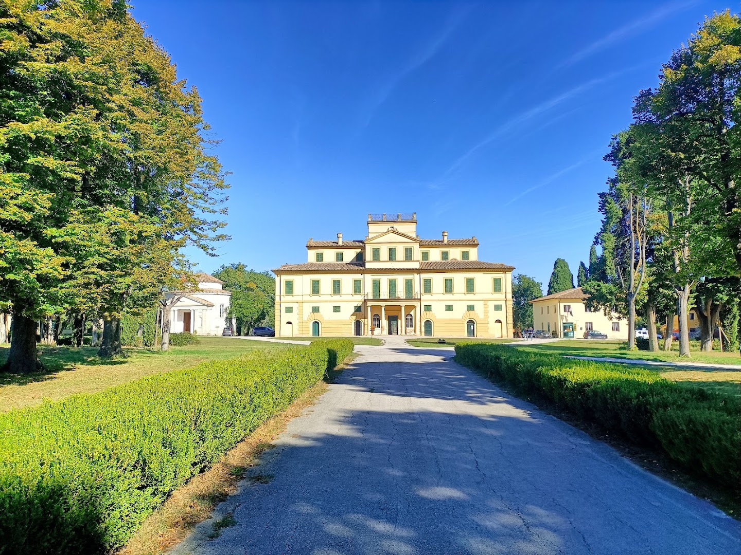 Villa Salvati, Monte Roberto