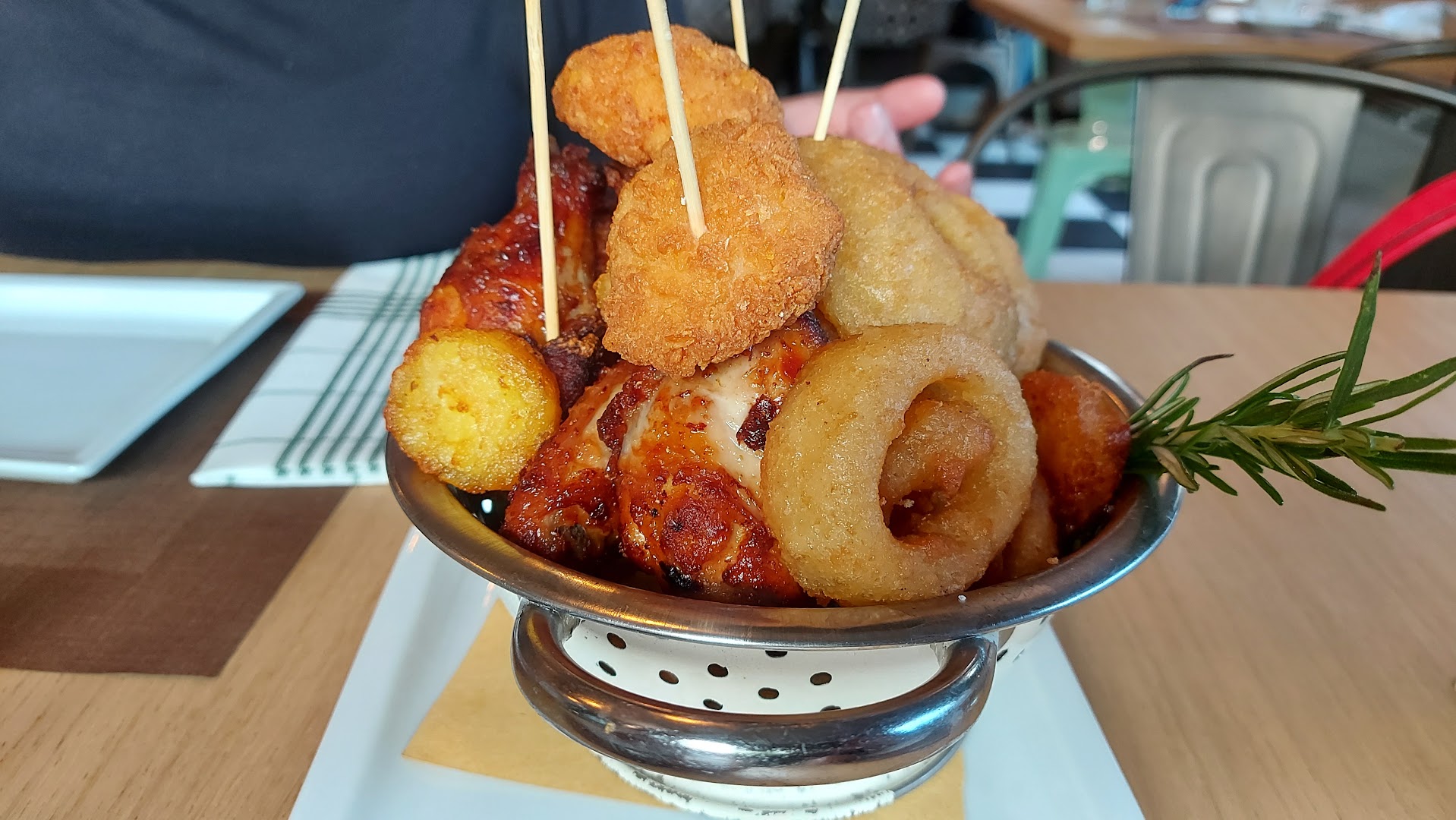 VILLAGE Grill & Kitchen