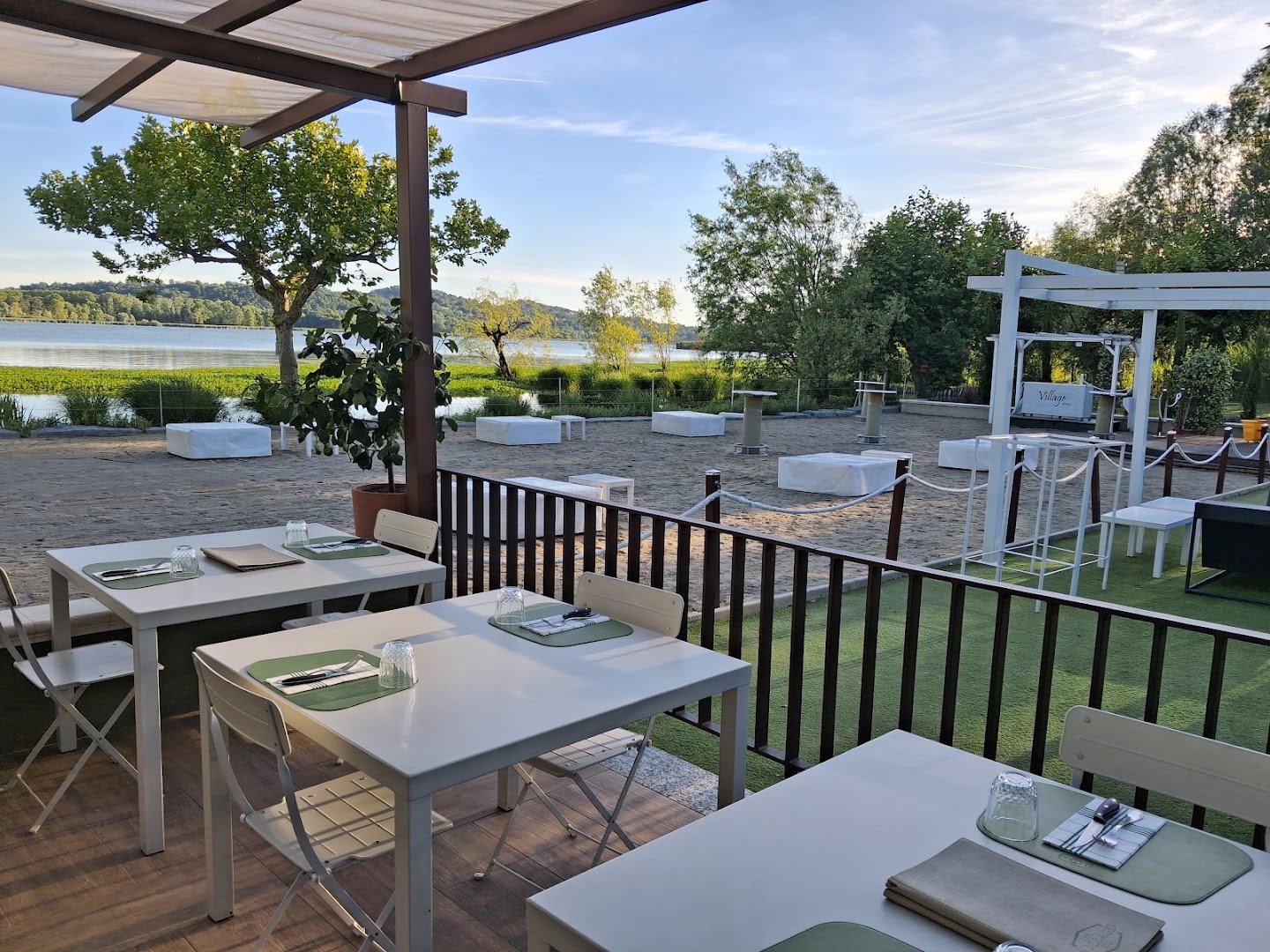 VILLAGE Grill & Kitchen