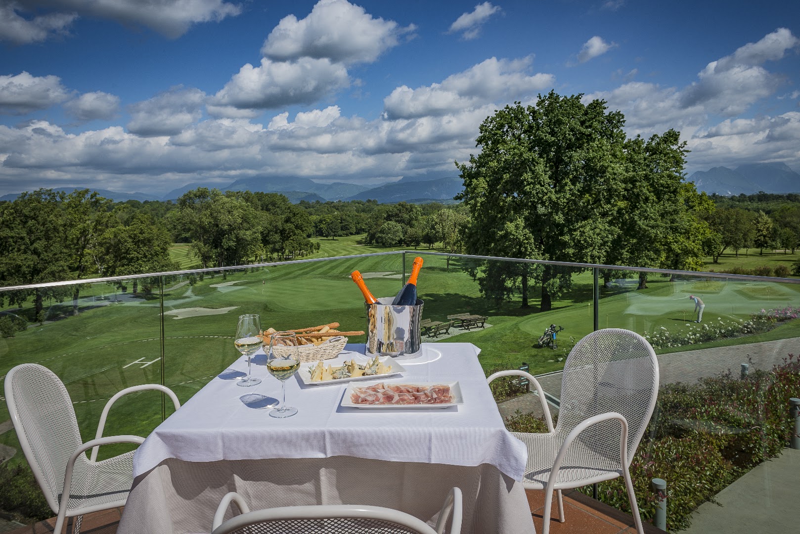 Villaverde Bar & Restaurant