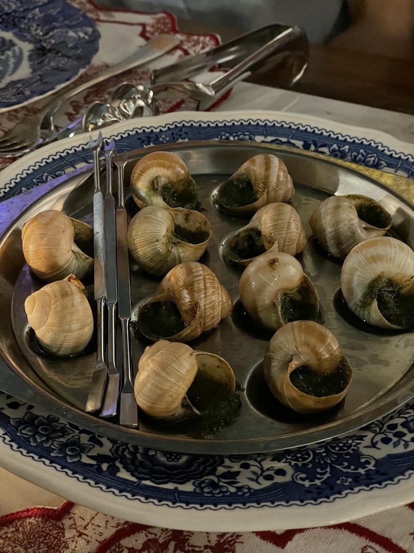Ville Lumière Restaurant & Cocktail Bar