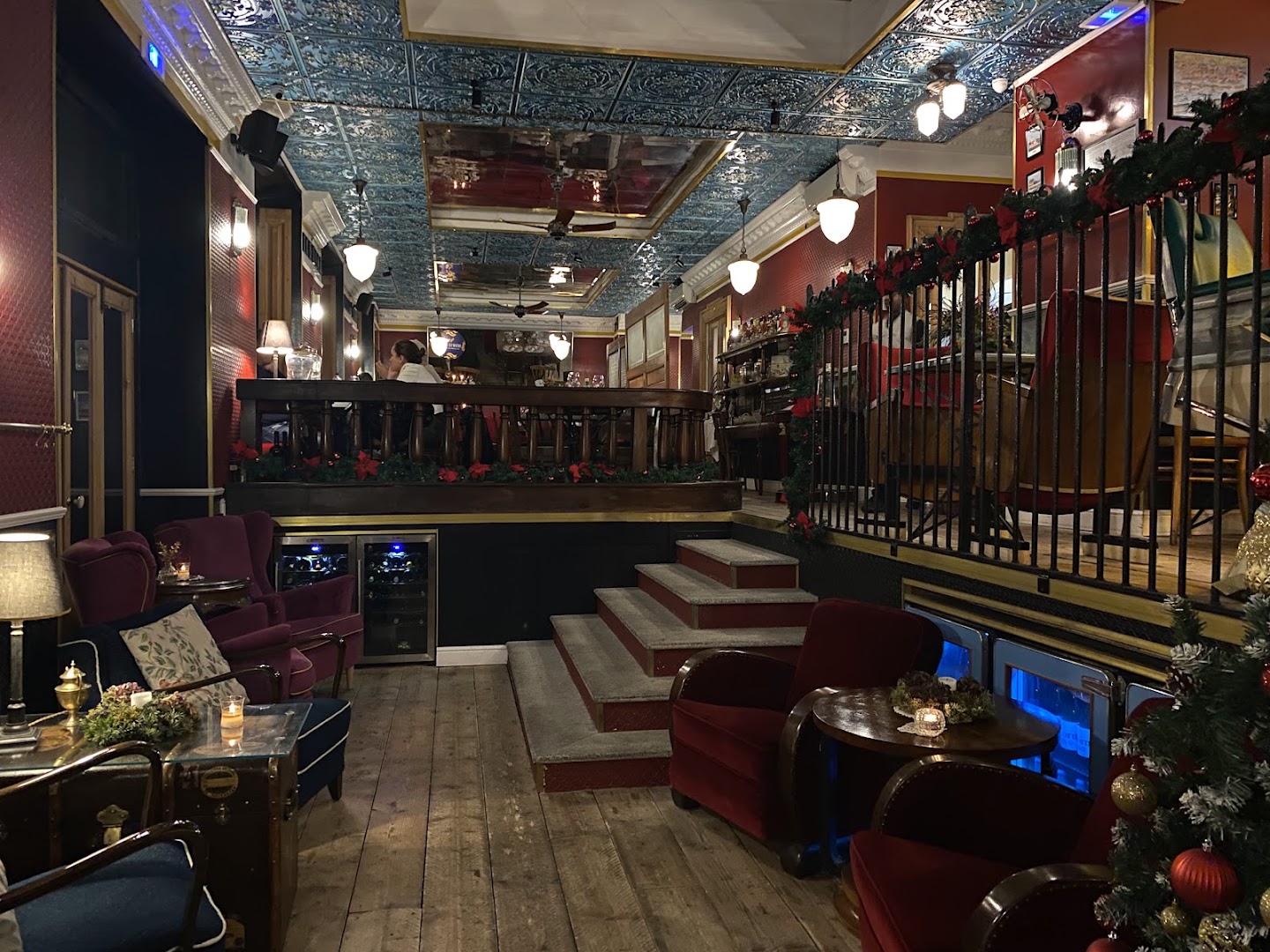 Ville Lumière Restaurant & Cocktail Bar