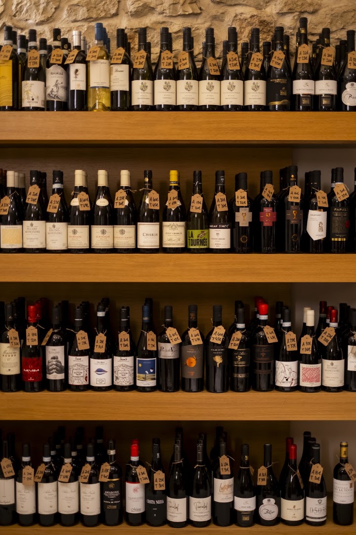 Vinà Enoteca e Vineria