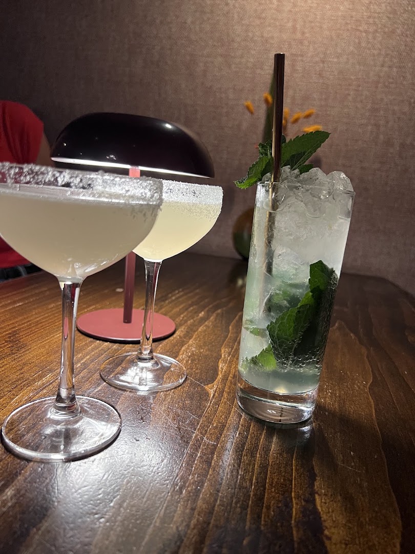 Vinarkia Della Pavona - Vineria | Cocktail Bar | Ristorante