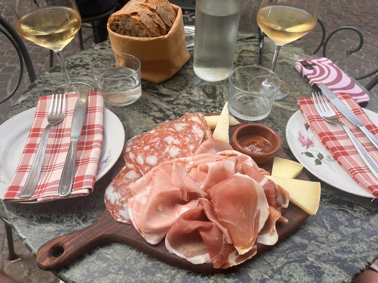 Vinarkia Della Pavona - Vineria | Cocktail Bar | Ristorante