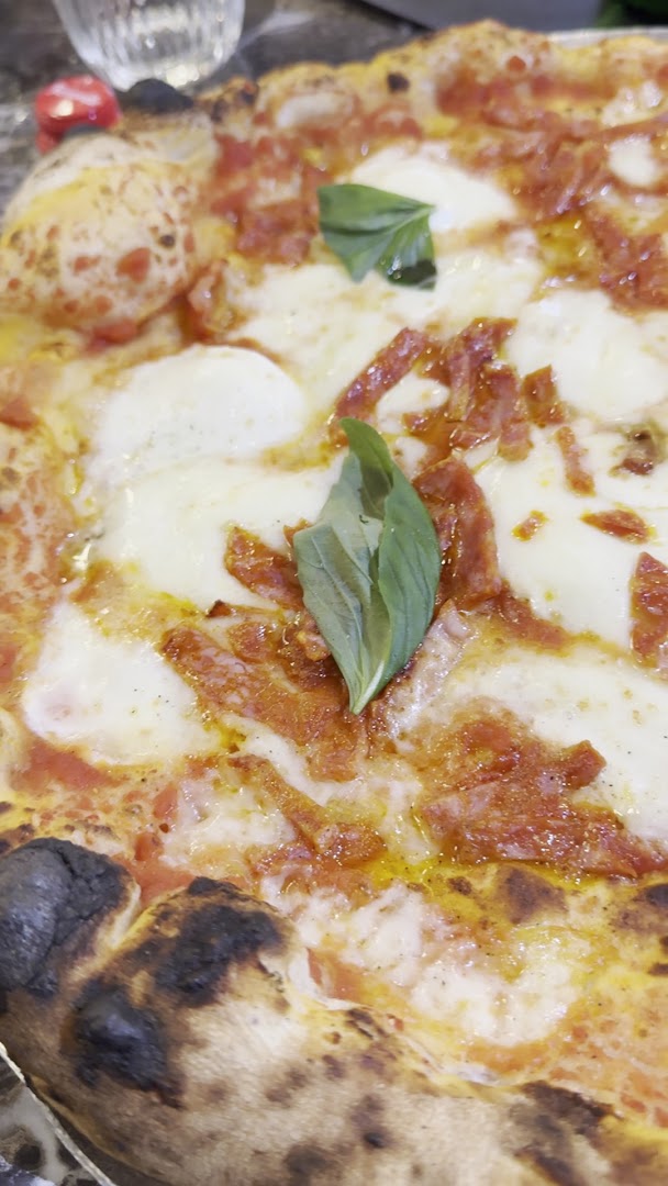 Vincenzo Capuano vivere di pizza é maraviglioso, Napoli
