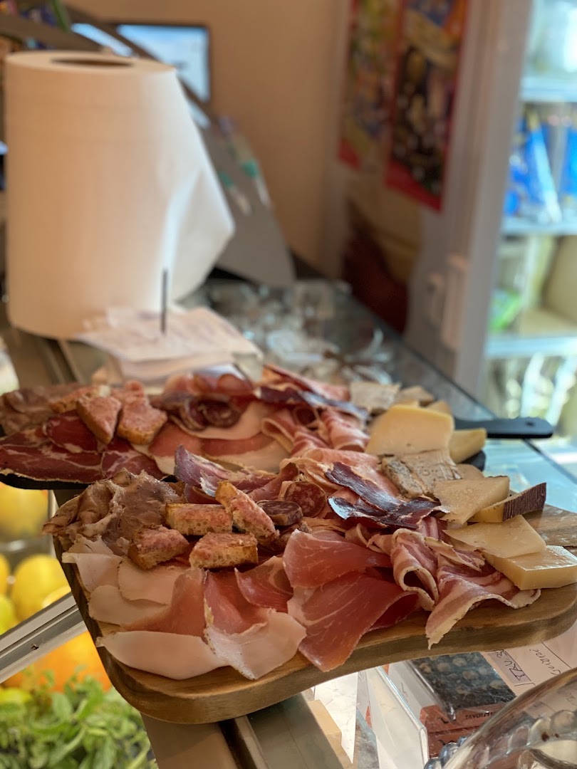 Vineria Vignola (cucina e salumeria)