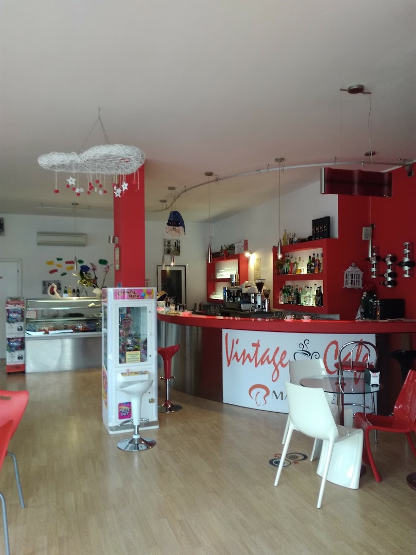 Vintage Cafe' Beach