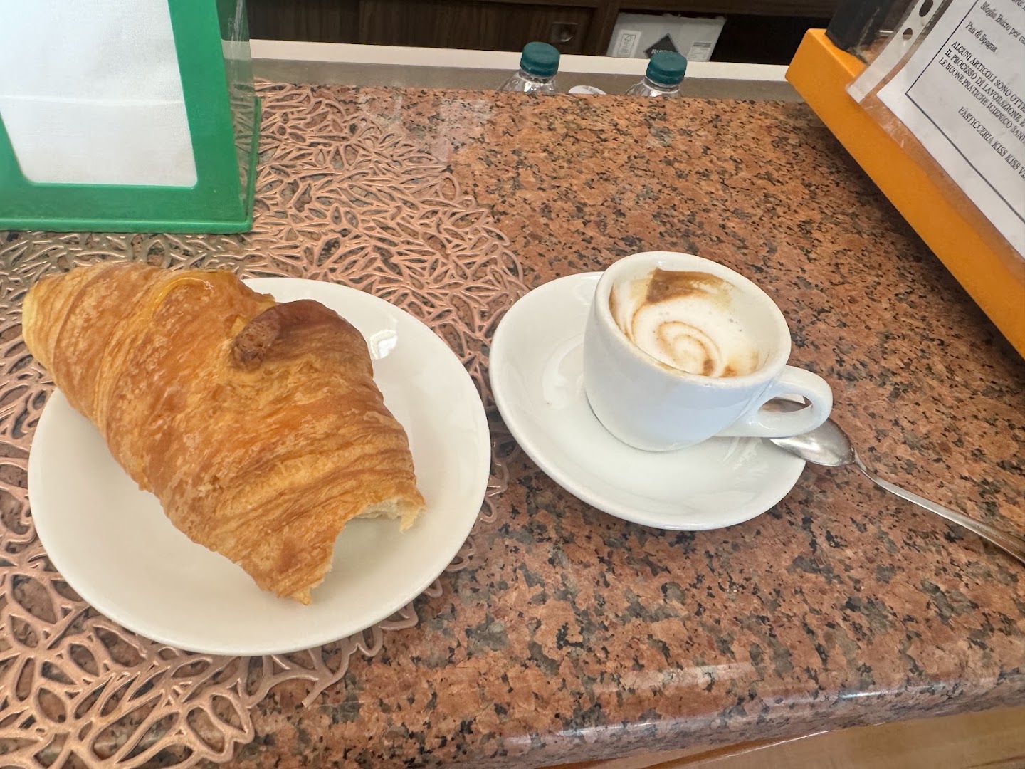 Viola Cafè, Milano