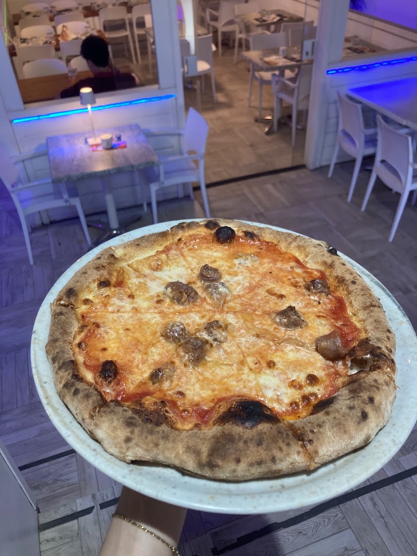 VistaMare -Pizzeria-Cocktail Bar-Wine Bar-Shisha Bar-Scommesse sportive