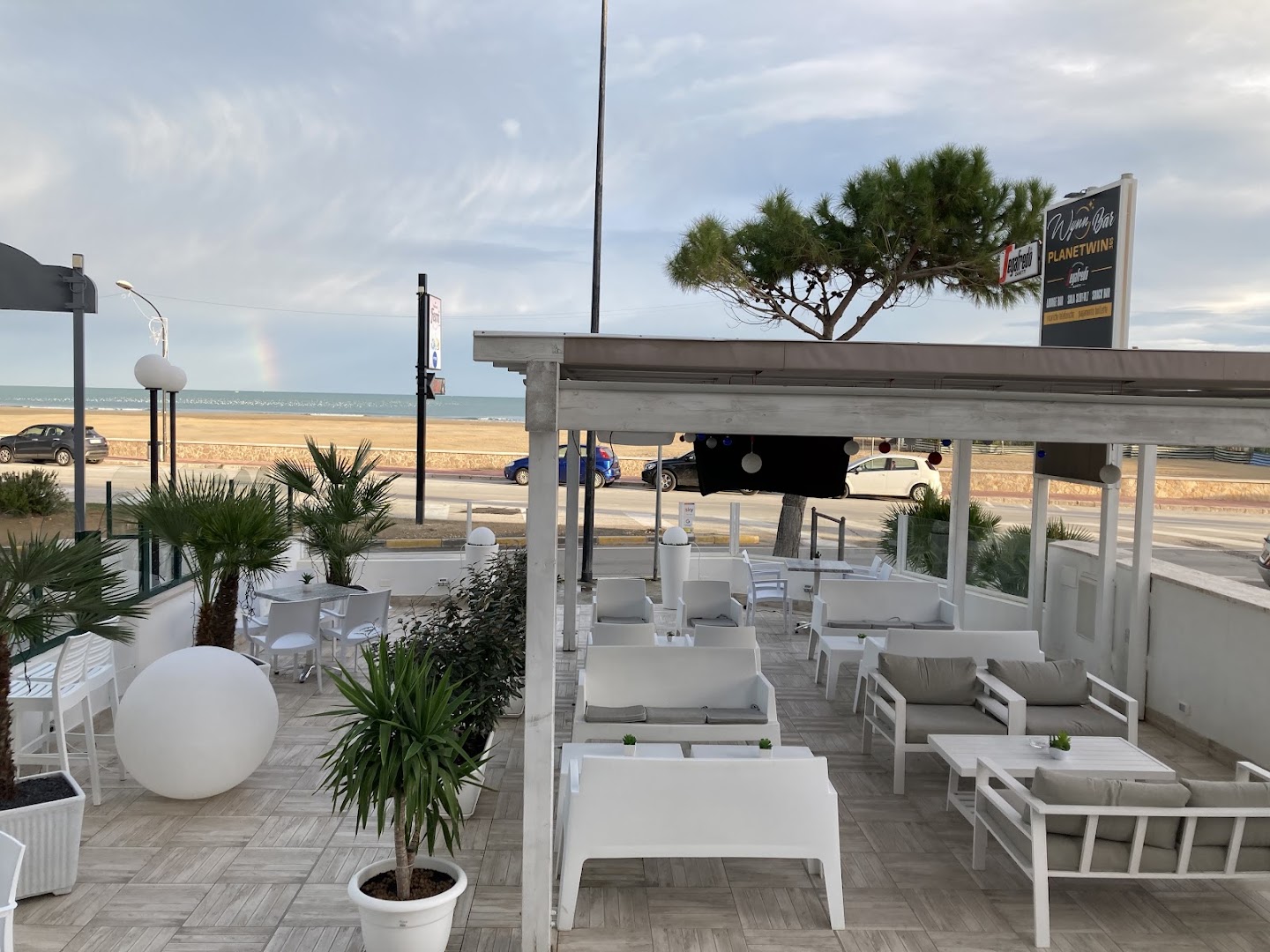 VistaMare -Pizzeria-Cocktail Bar-Wine Bar-Shisha Bar-Scommesse sportive