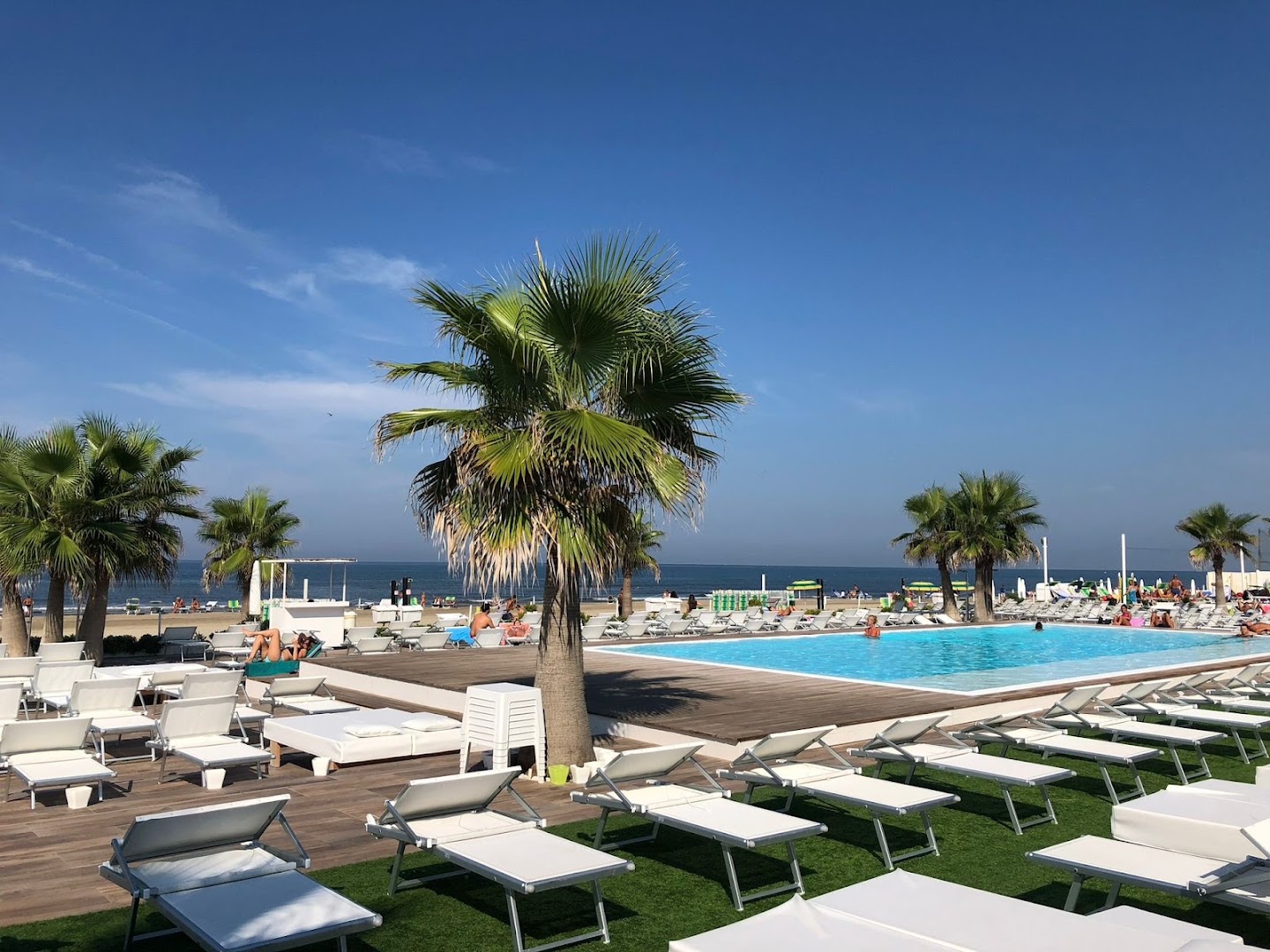 Vittoria Beach Club