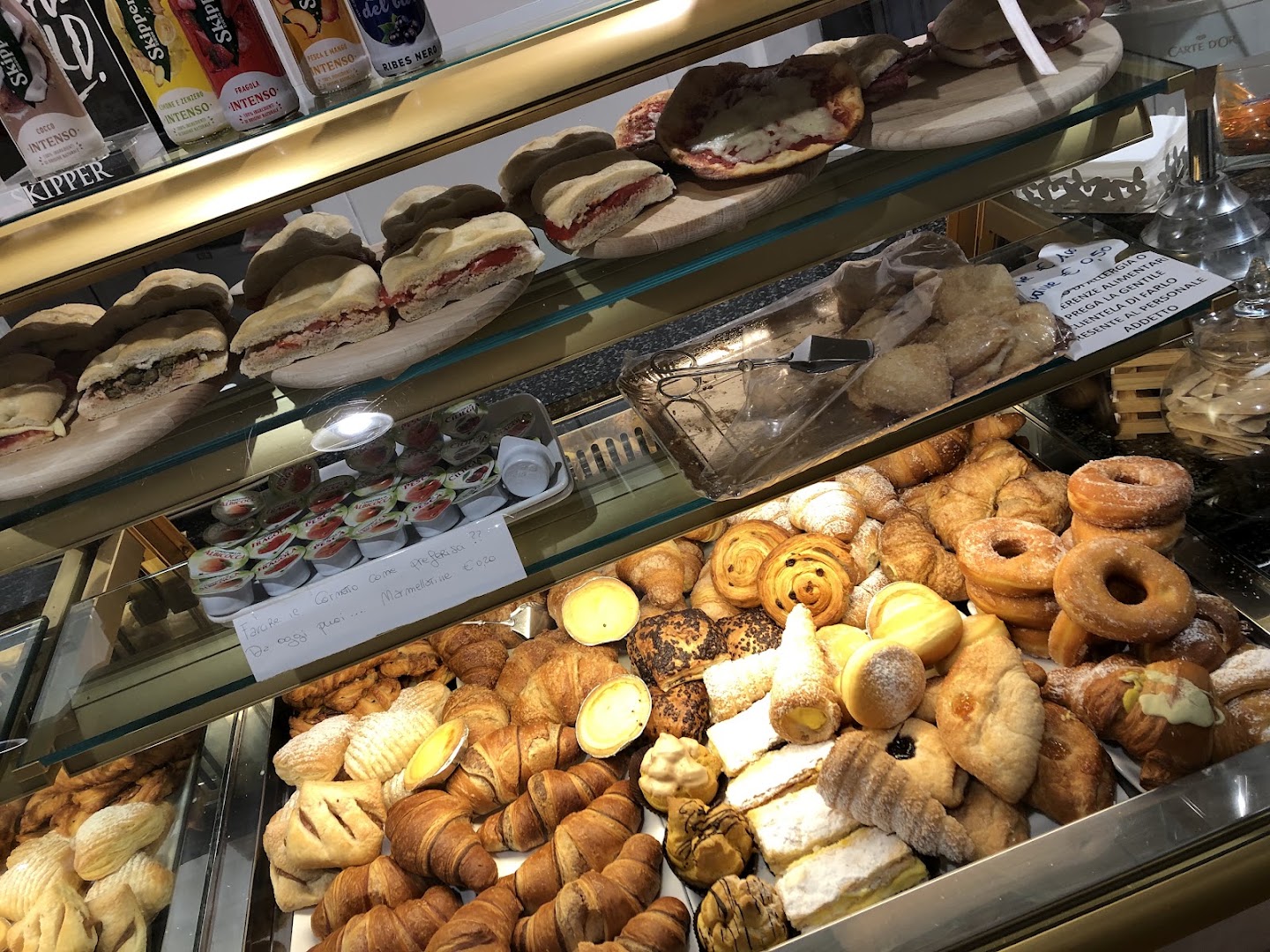Vittoria Cafe'