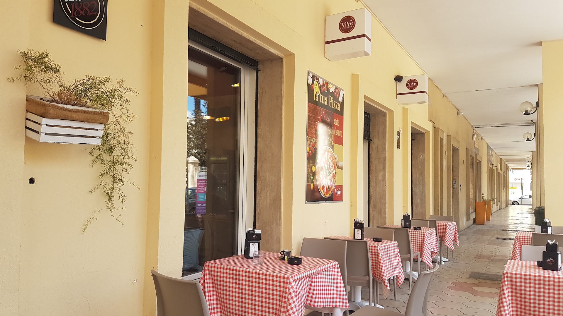 ViVe Caffè Drink & Restaurant