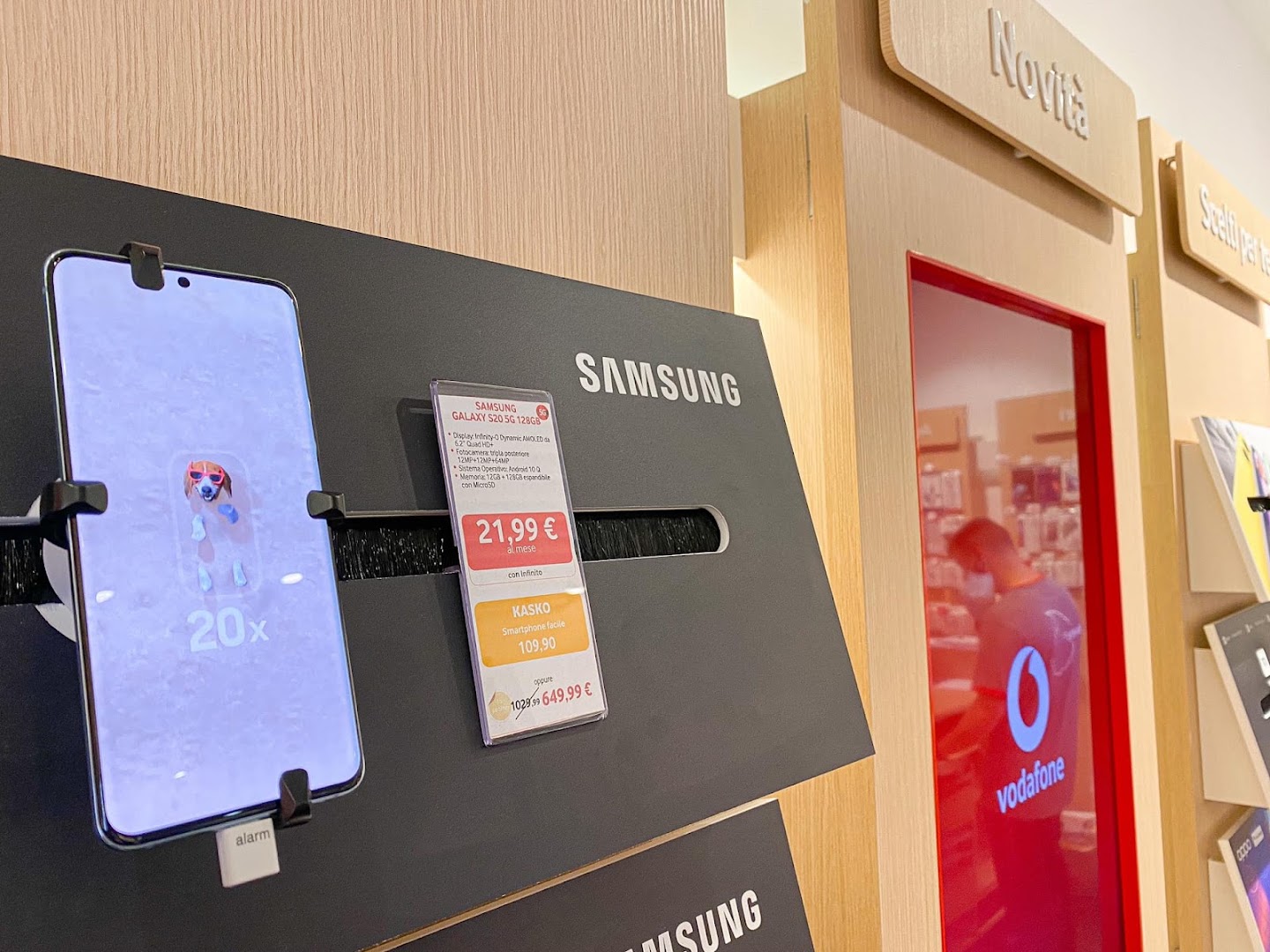 Vodafone Store | Parco Dora, Torino