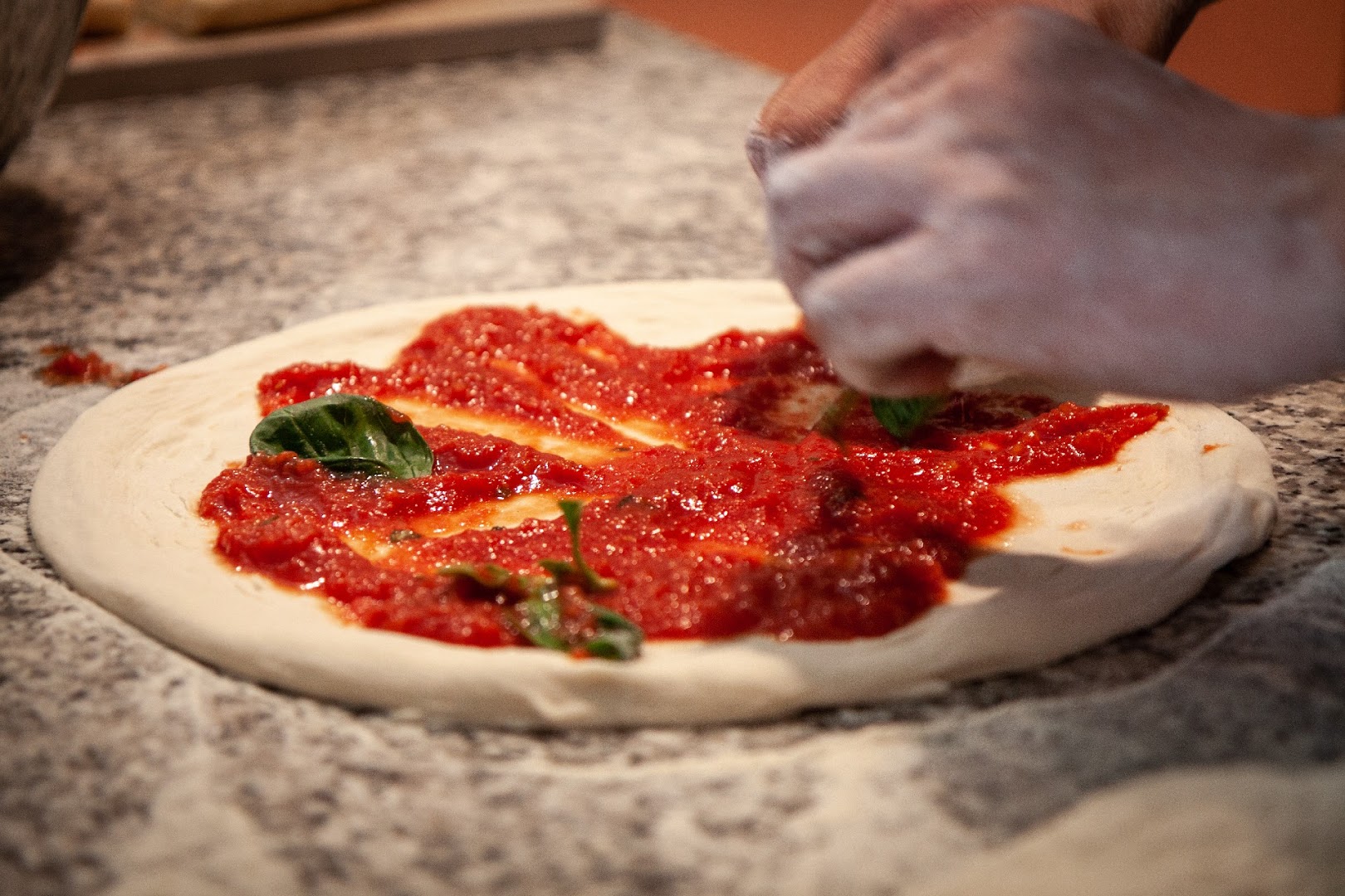 Voglia di PIZZA ★ Tonde CLASSICHE e MAXI ★ Pizza in TEGLIA al Trancio ★ Pizza AL METRO