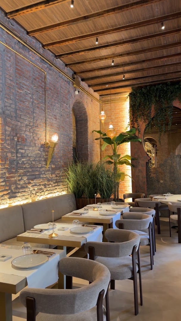 Wadi Milano, Milano
