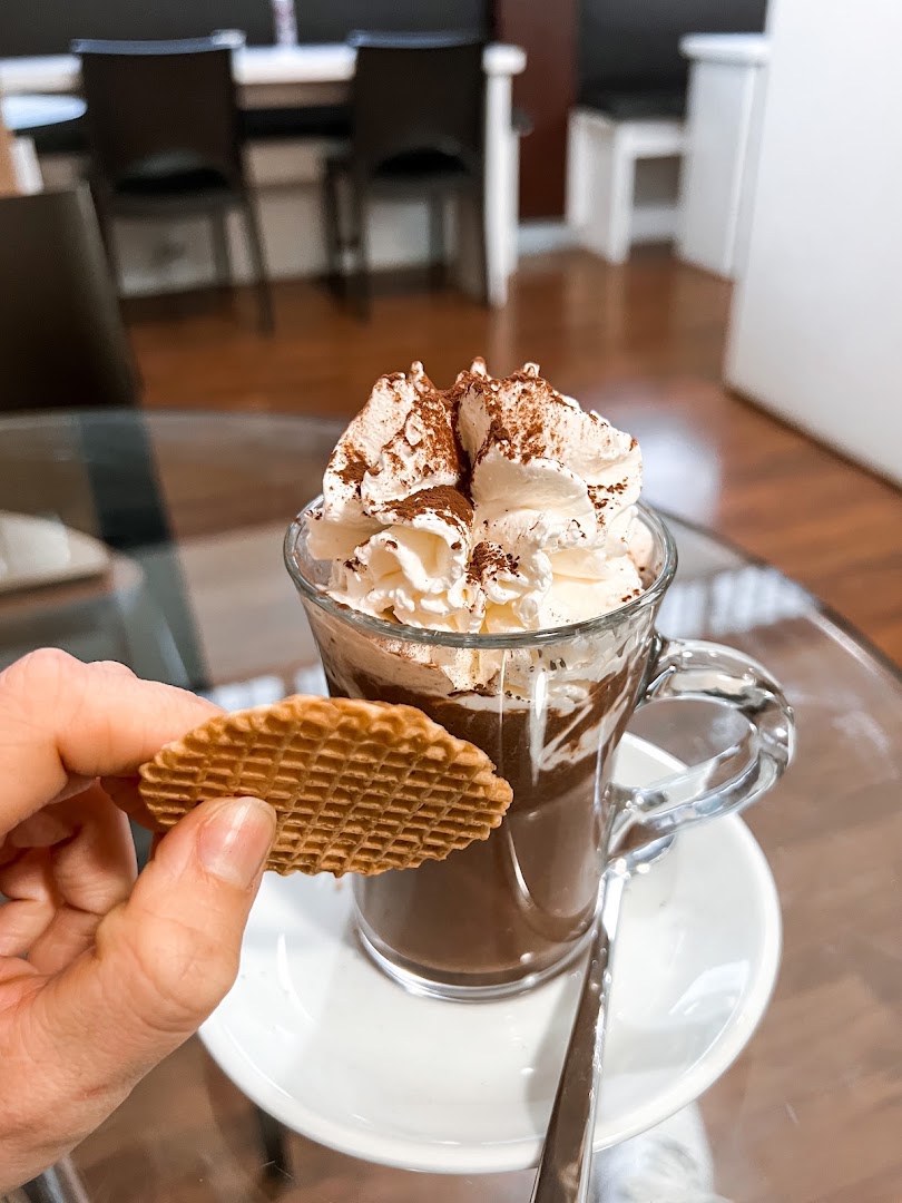 WHITE CHOCOLATE, Arese
