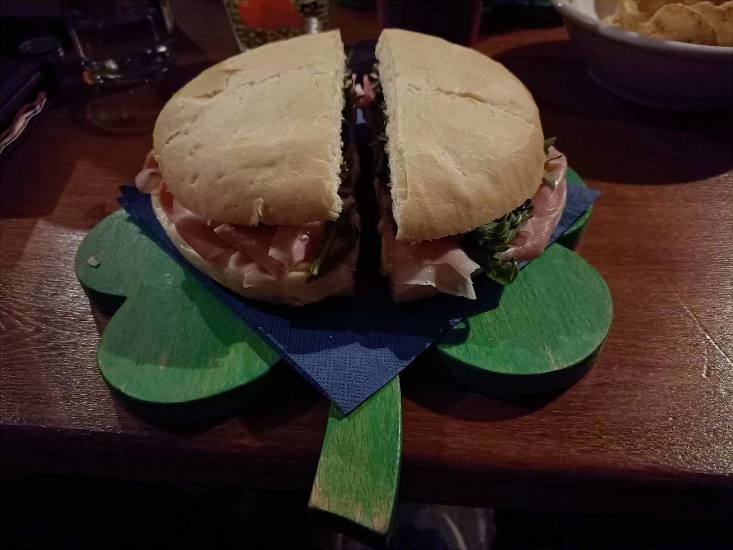 White Harp Pub