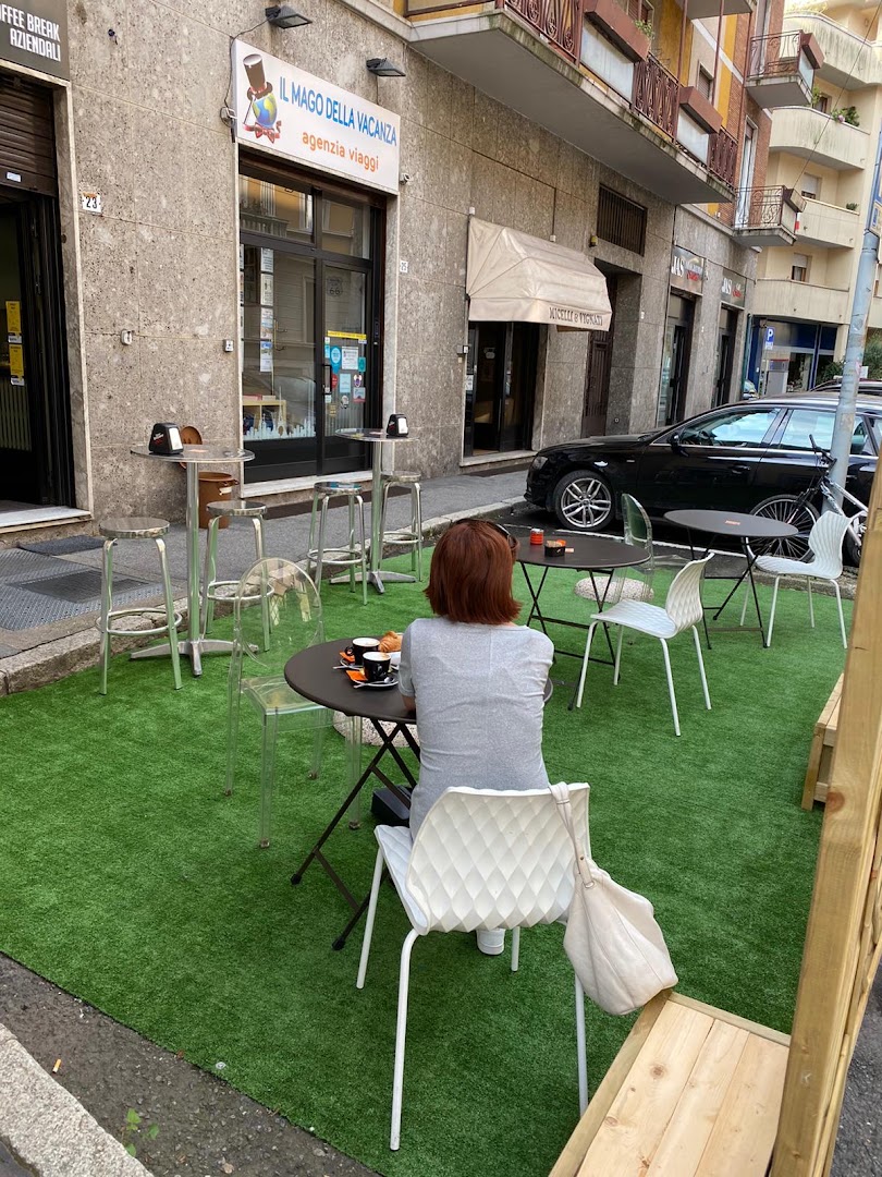White sisters' caffè