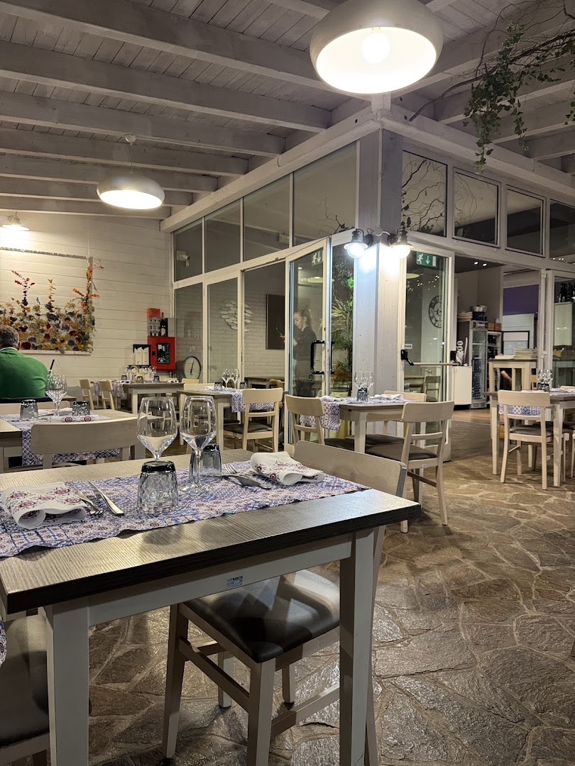 WIN Restaurant & Drink