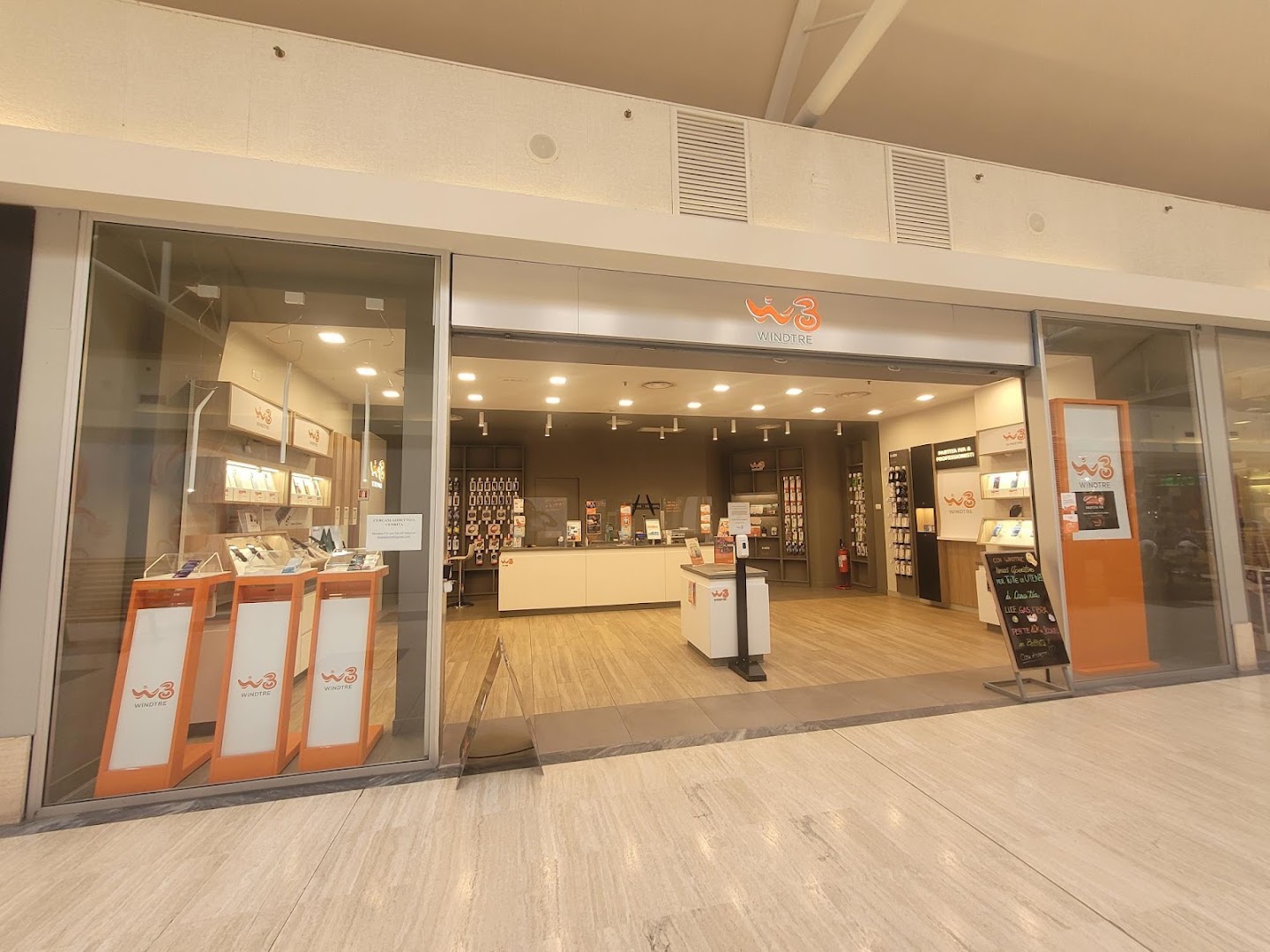 WINDTRE Store