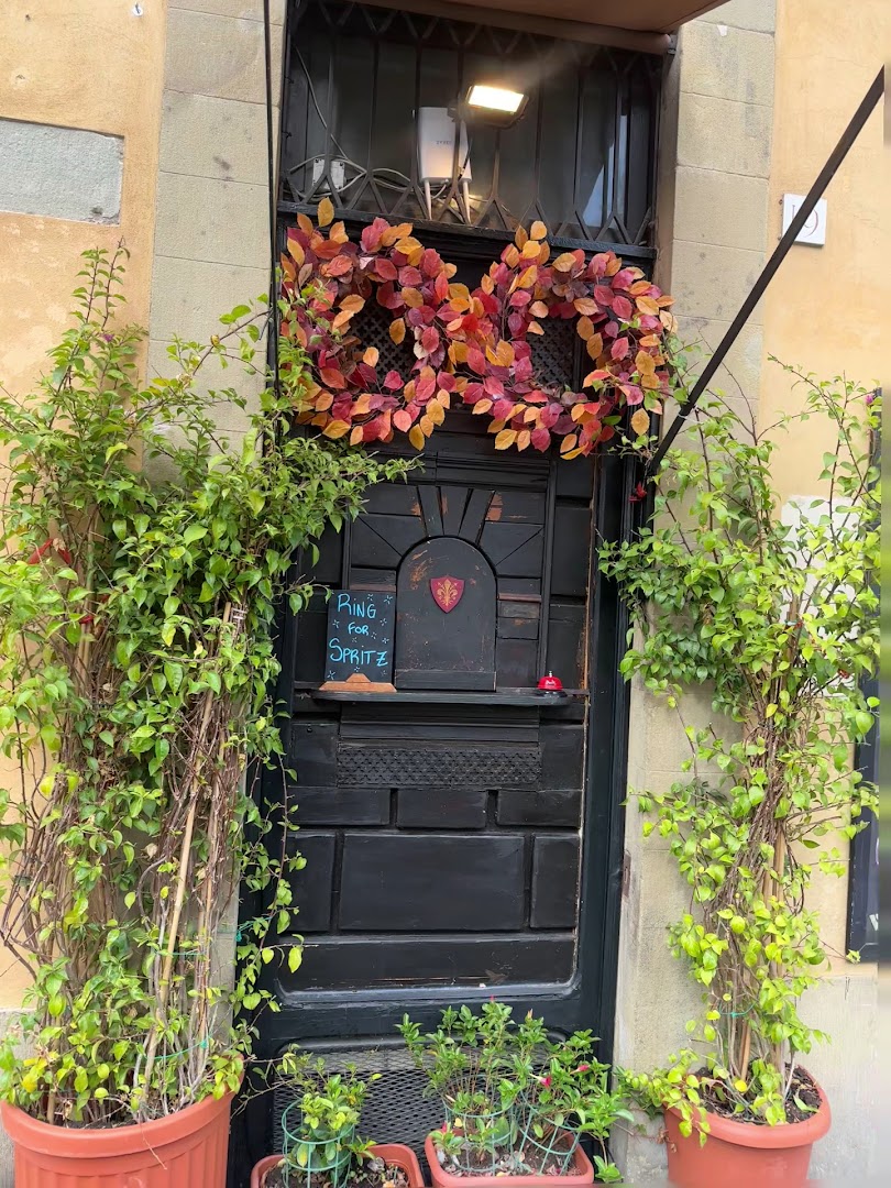 Wine Window Piazza de' Pitti (Buchetta del vino)