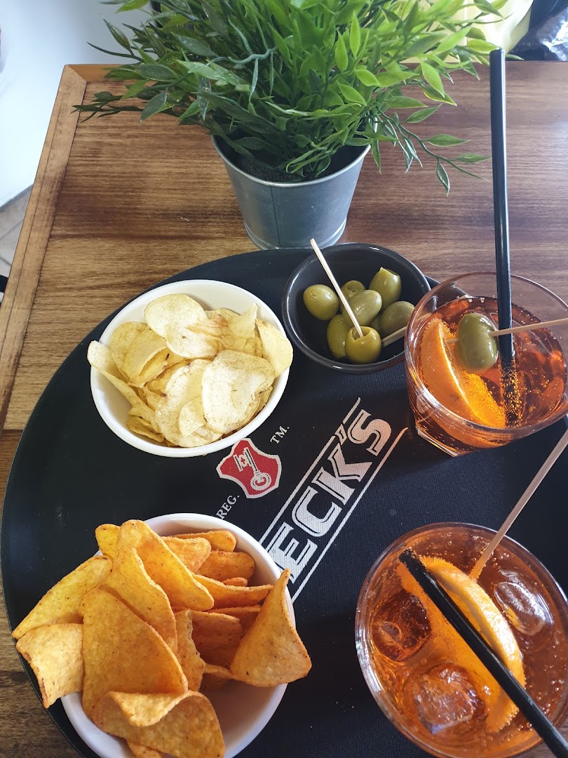 Wood’s Bar