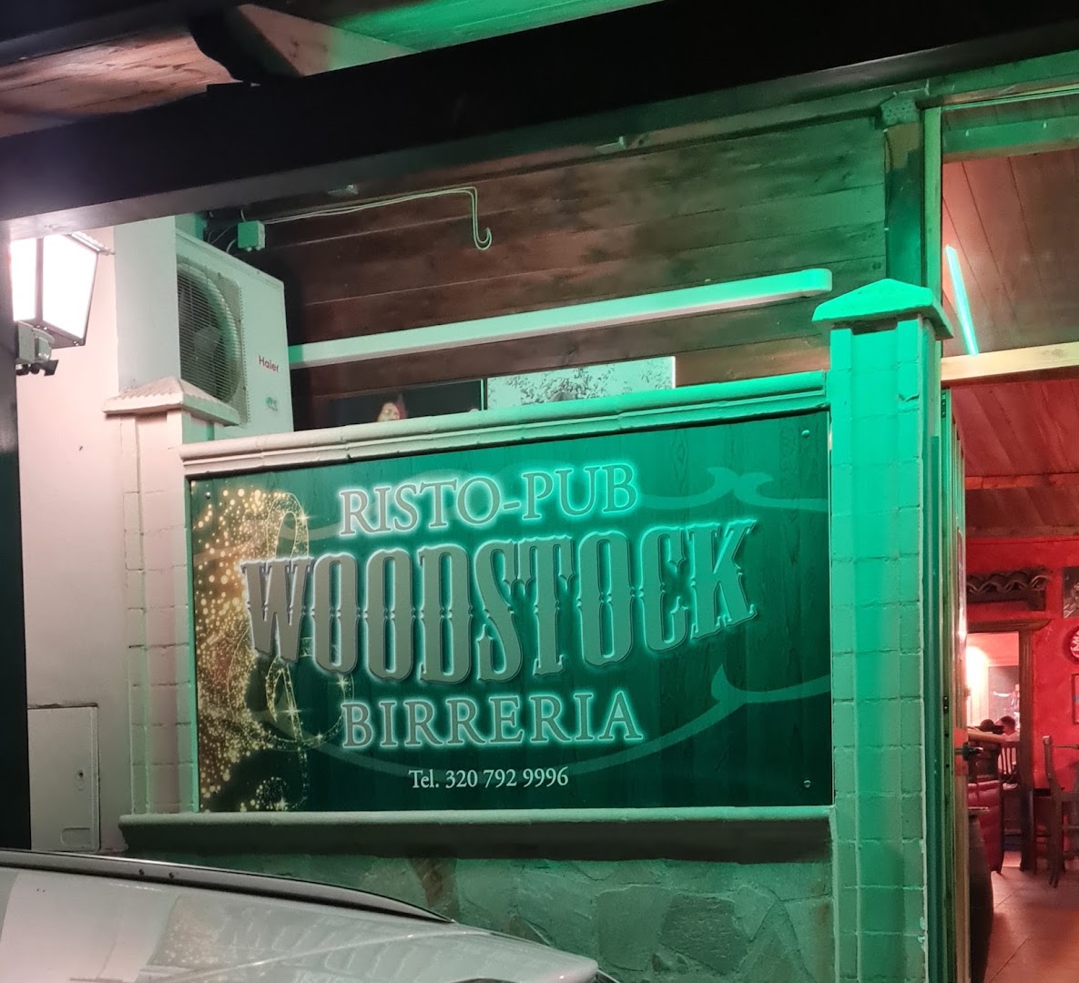 Woodstock Risto-Pub