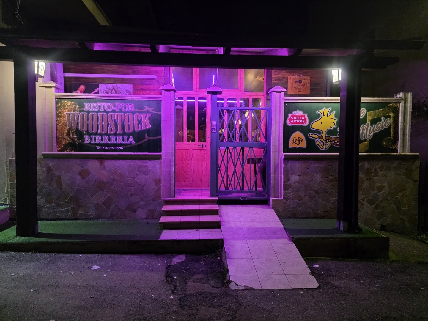 Woodstock Risto-Pub