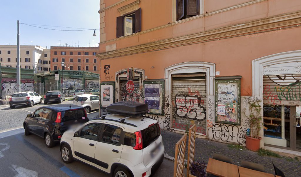 X&W, Roma