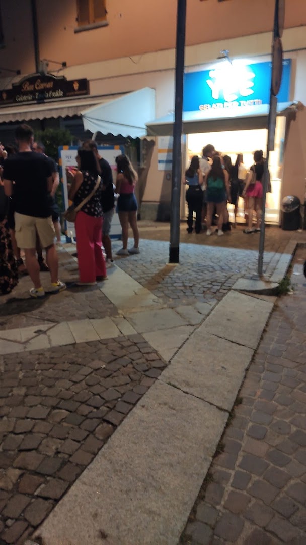 Yee Gelateria by Cavour 1985 - Meda, Meda