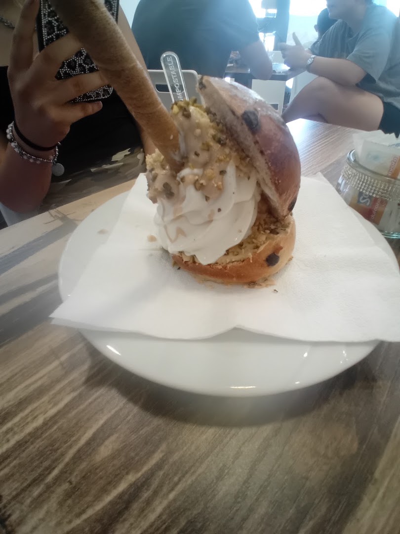 Yogurteria-Creperia e Caffetteria L’Isola Golosa