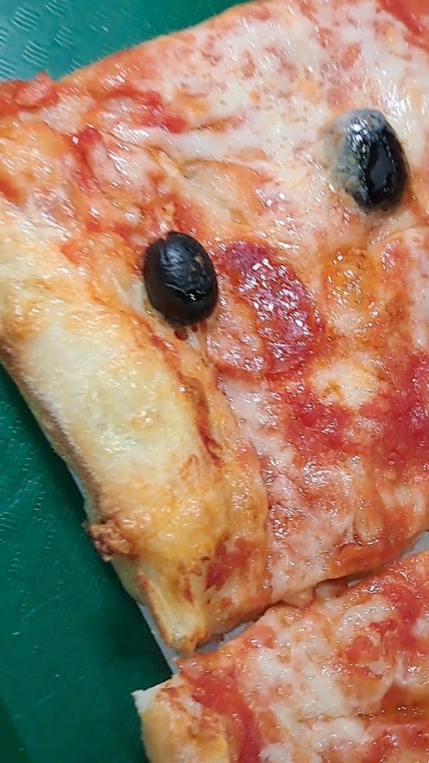 Young pizza da antonio