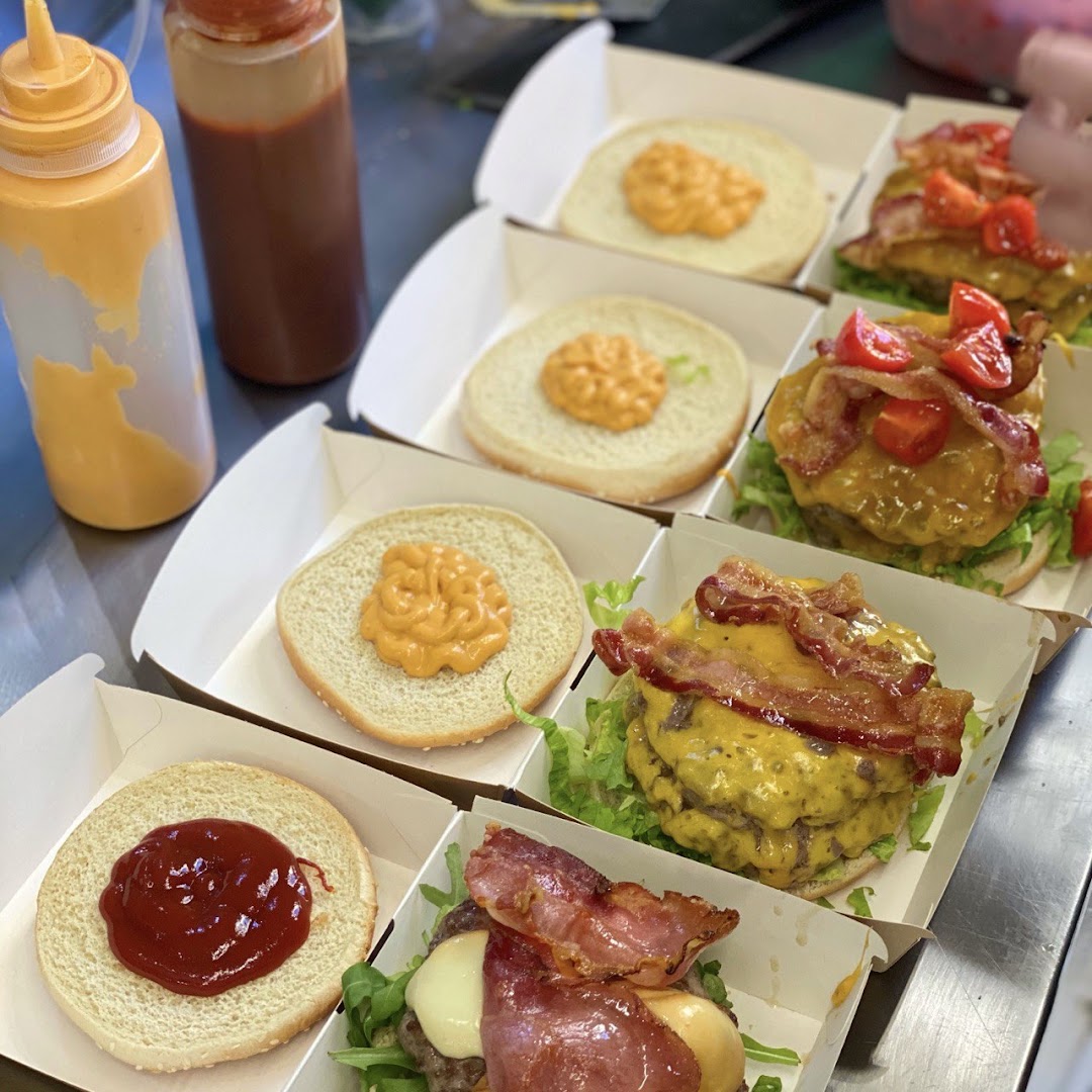 Yugen - Urban Diner | Colazione, Pranzo, Aperitivo e Cena in centro a Sondrio