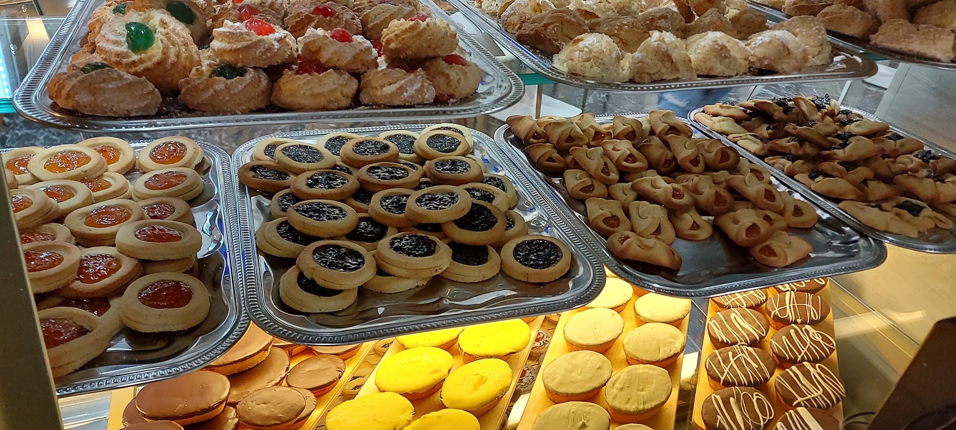 YVONNE'S COFFEE Lecce...bar...pasticceria...gelateria