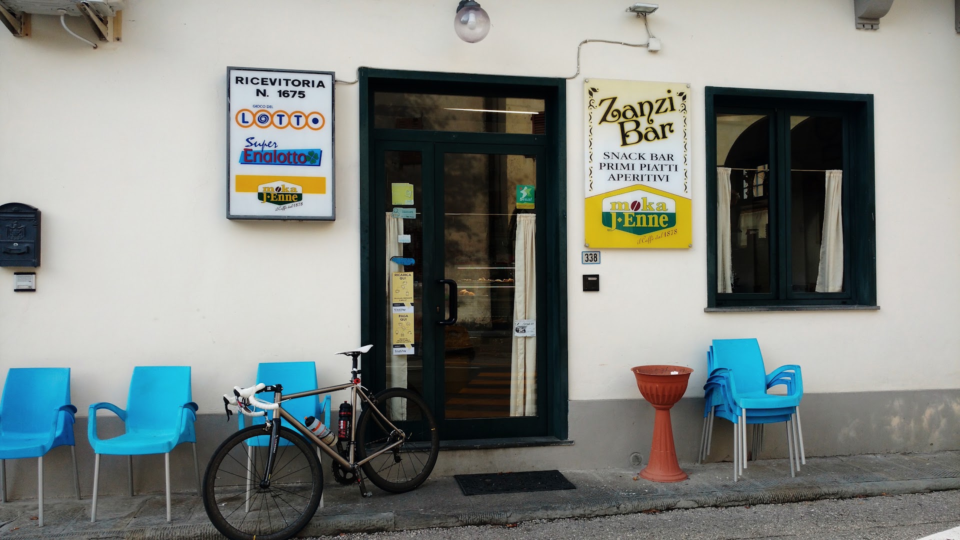 Zanzi Bar Di Dolfi Andrea