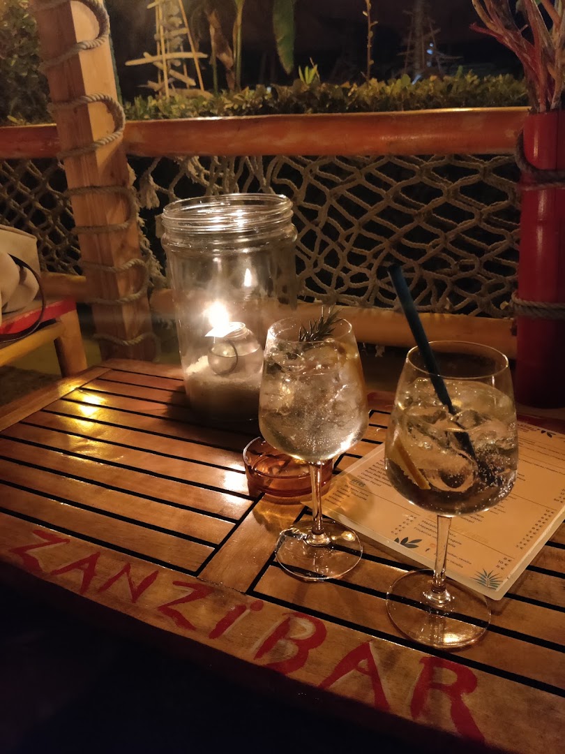 Zanzibar Versilia cocktail bar Ristorante Pizzeria