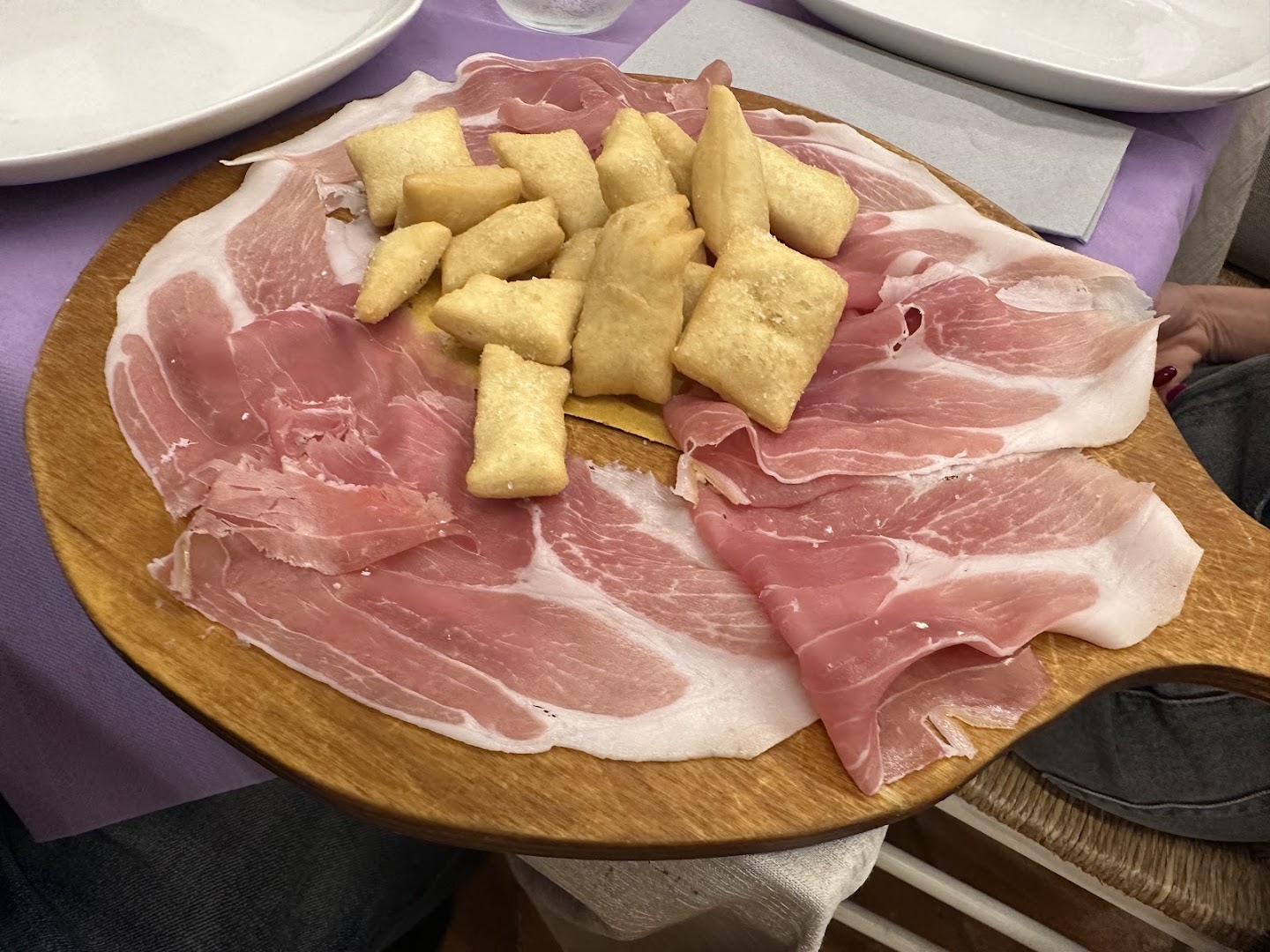Zara, Ristorante, Centro Sportivo