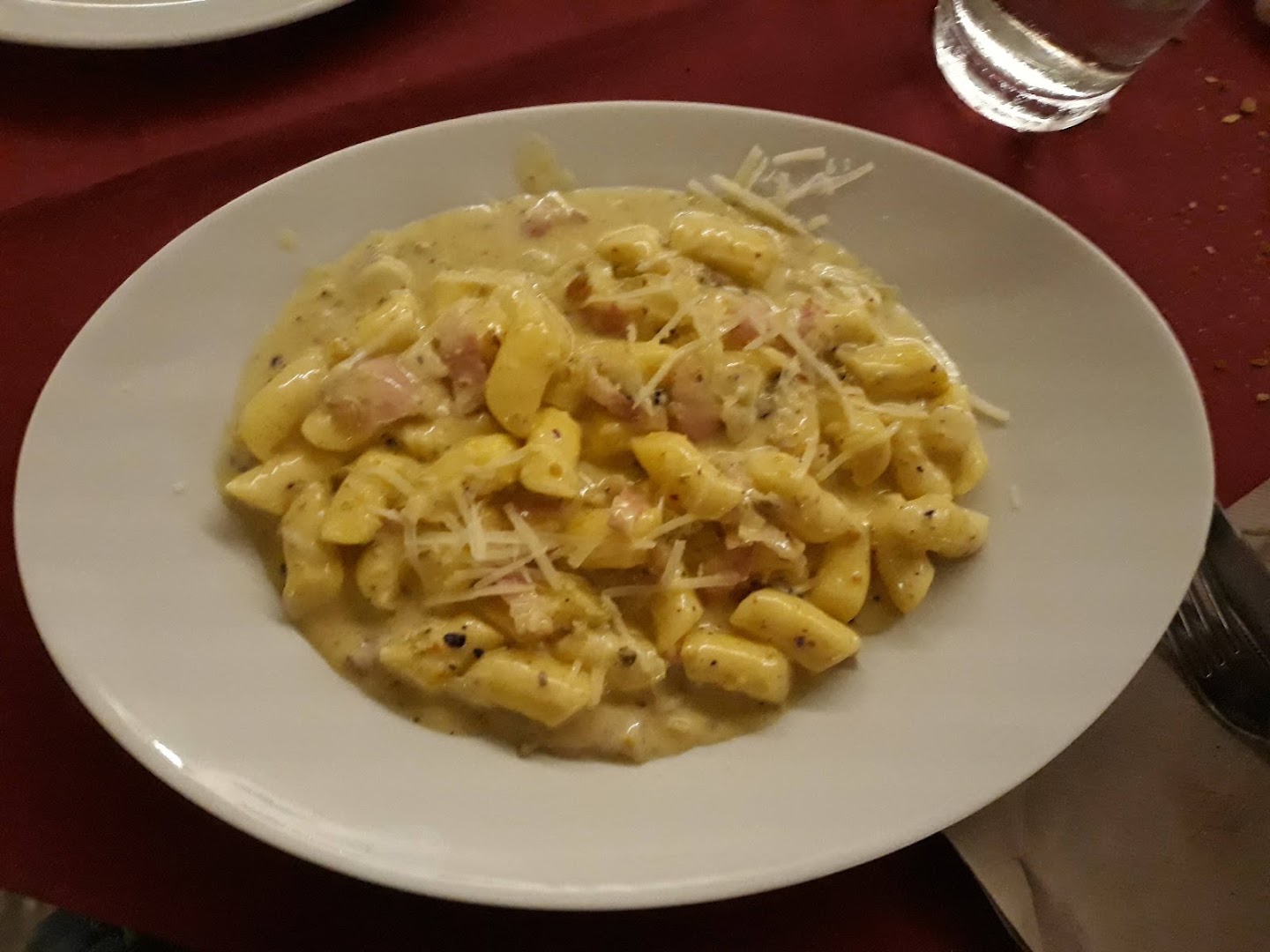 Zara, Ristorante, Centro Sportivo