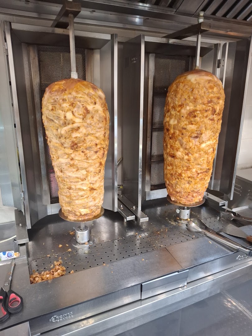 Zaro istanbul kebab pizza