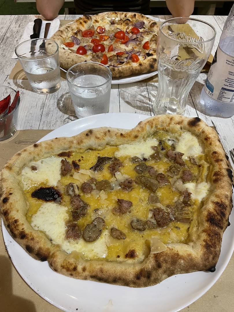 Zenzero Hamburgeria Pizzeria Napoletana Poggiardo, Poggiardo
