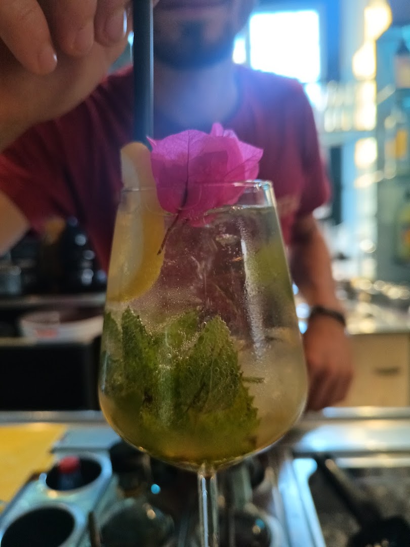 Zi' Amalia Restaurant/Bar